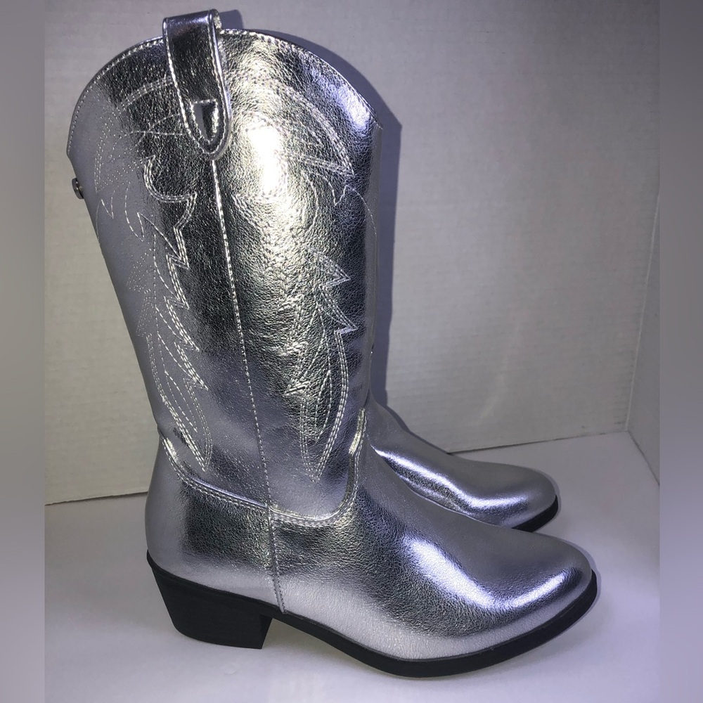 Steve Madden Silver Metallic Western Boots NWOT size 4 - Picture 2 of 14
